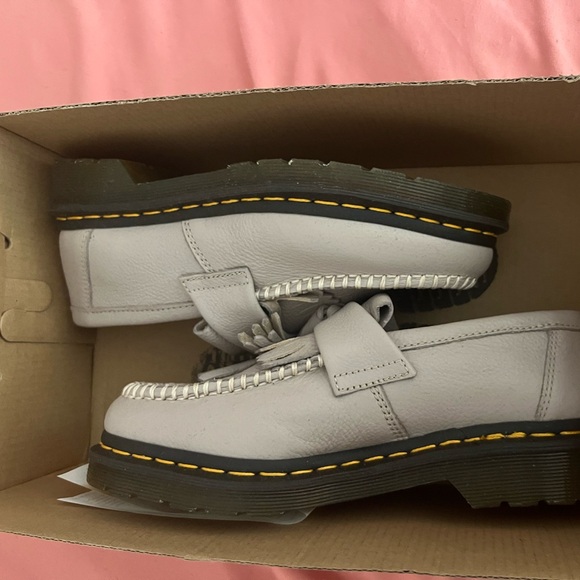 Dr. Martens Adrian Vintage taupe new size:7 - Picture 1 of 4